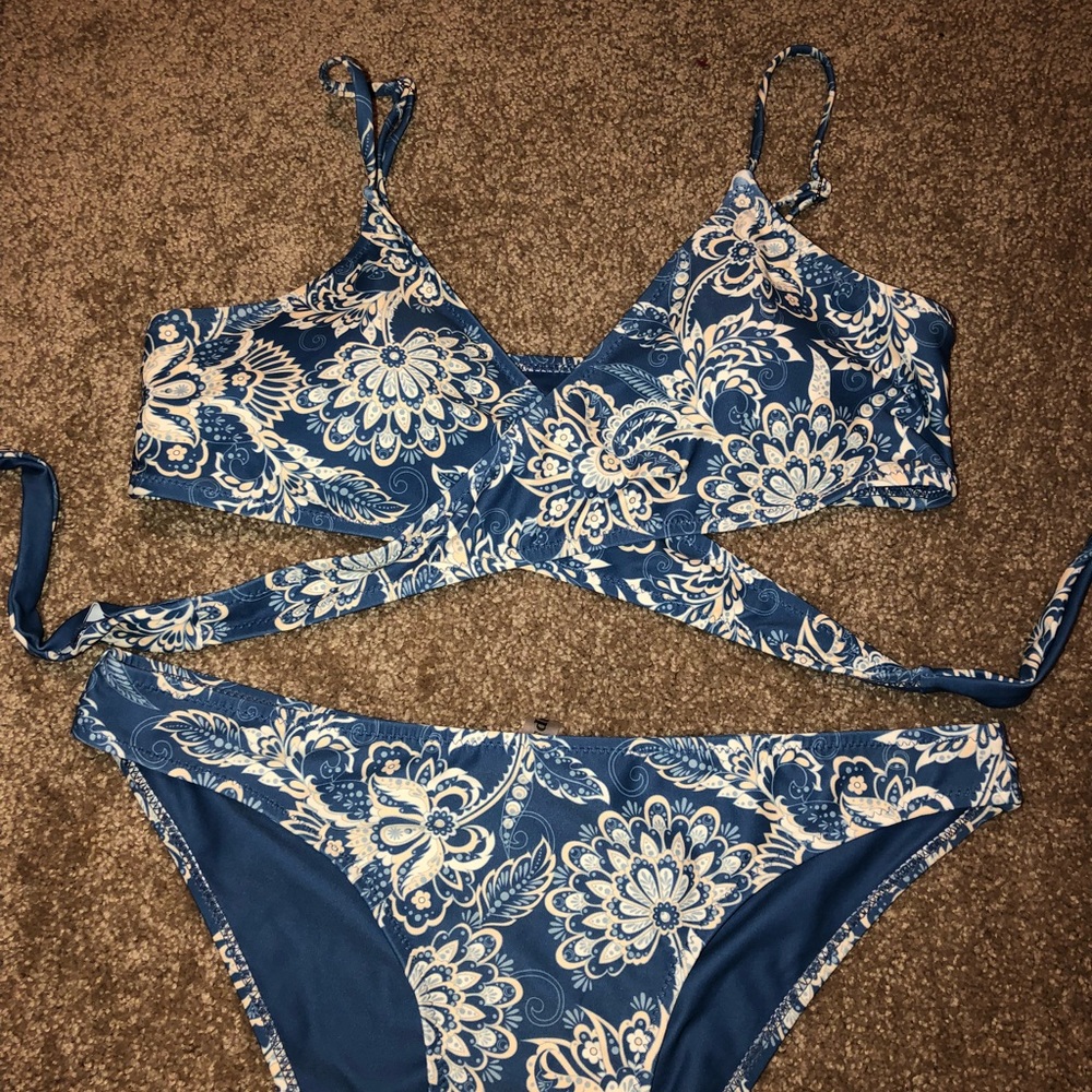 NWOT Cupshe Bikini